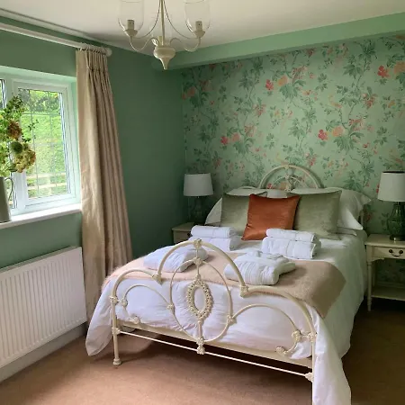 Springbank, Chapel Green